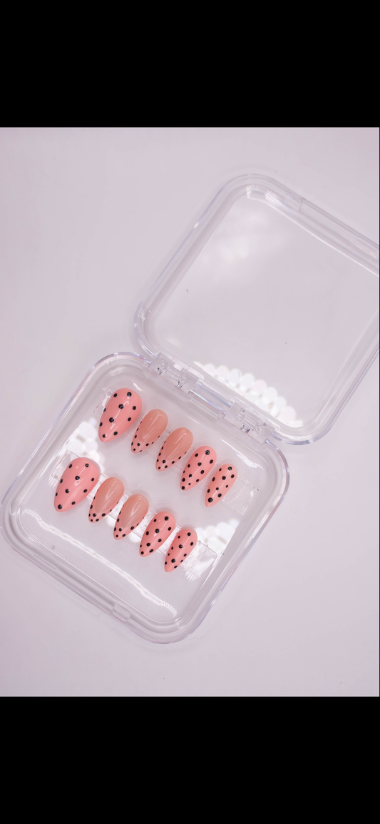 Bubblegum Dots 🩷 👸